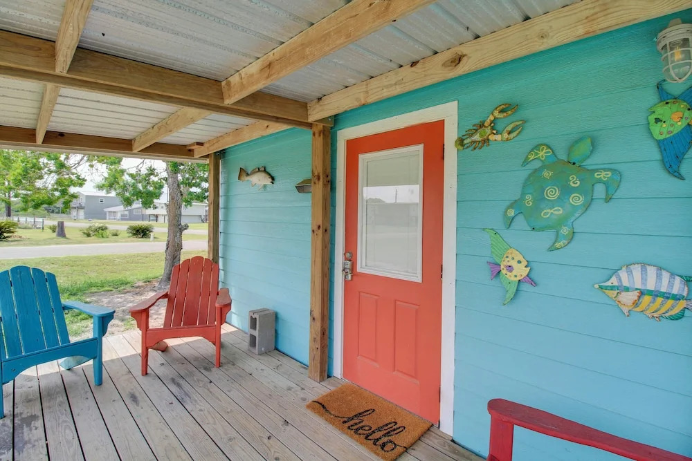 Beaches, Fishing & More! Rockport Getaway w/ Deck