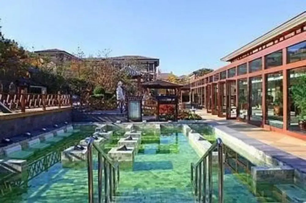 Golden Pebble Tang Dynasty International Hot Spring Resort