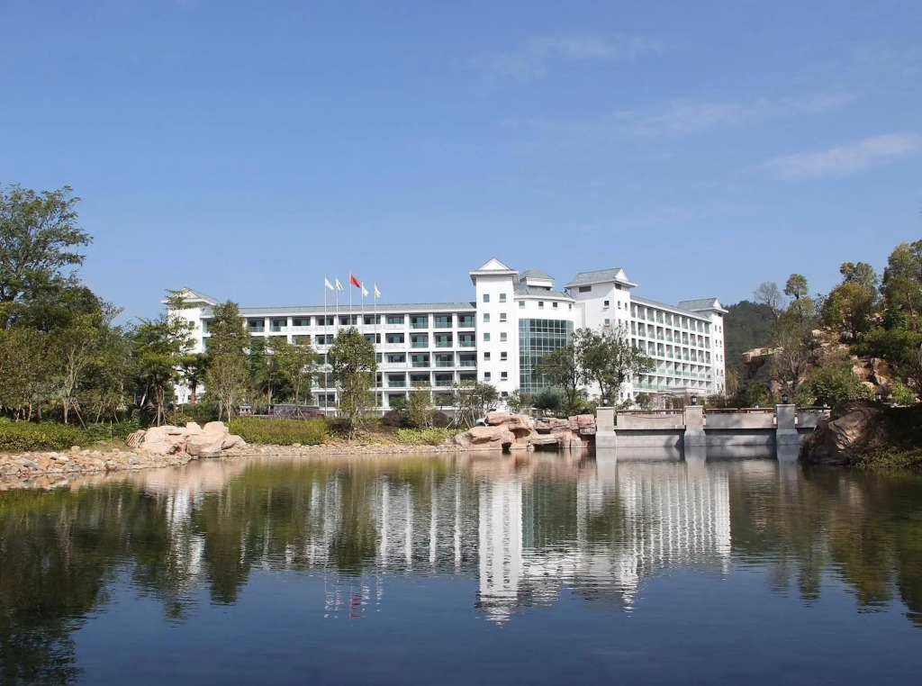 Mels Weldon Evergreen Lake Hotel Heyuan