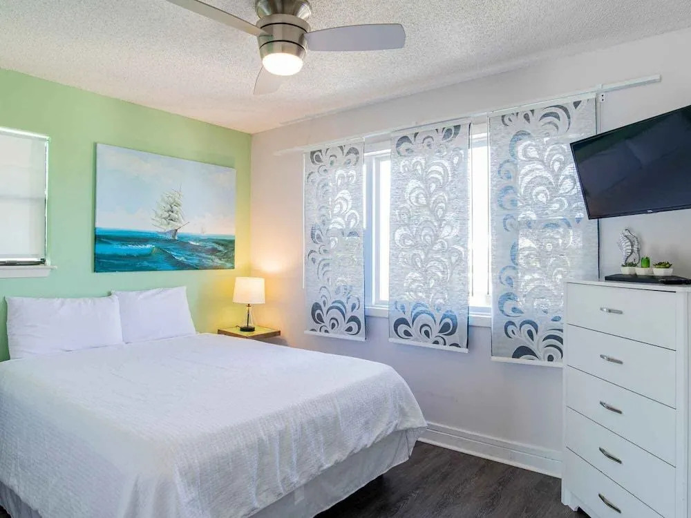 Cozy Beach Bungalow
