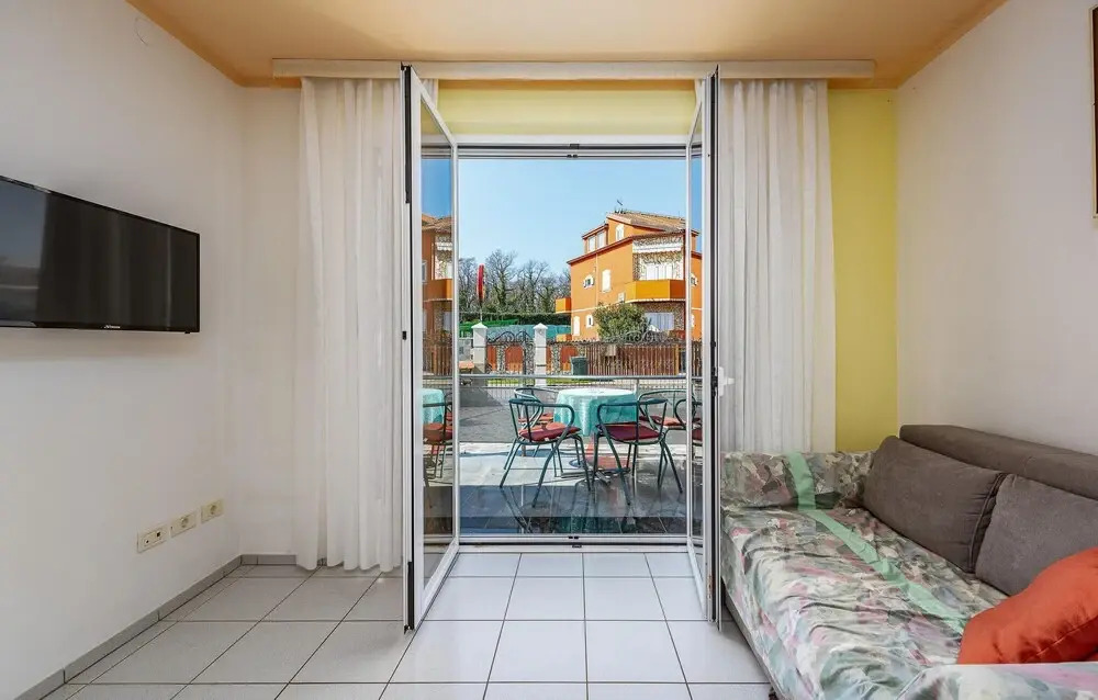 Nice Apartment in Umag With Wifi and 1 Bedrooms