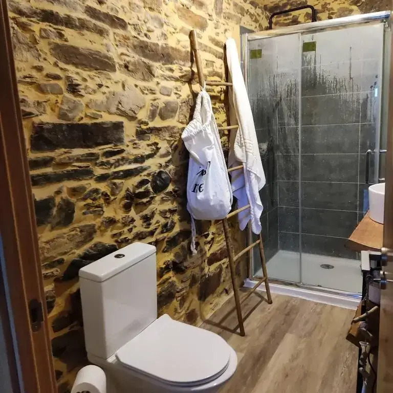 PampiHouse, casa de xisto junto ao rio