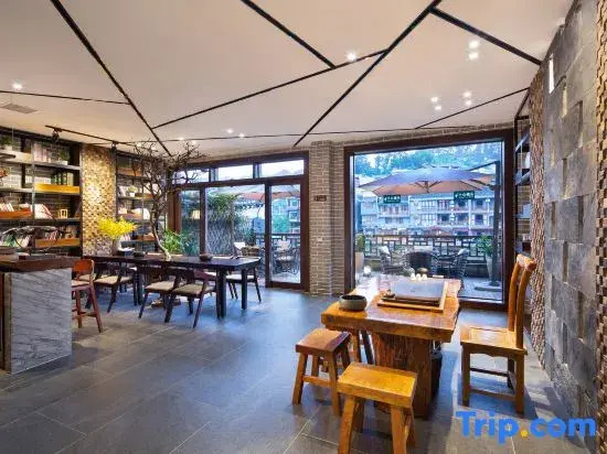 Phoenix Youran Qingsu Hotel