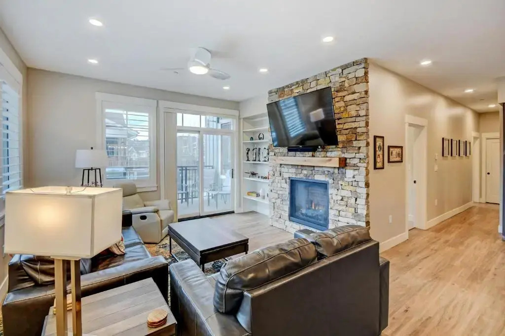 New Luxury Loft #103 Near Resort Huge Hot Tub & Views - FREE Activities & Equipment Rentals Daily