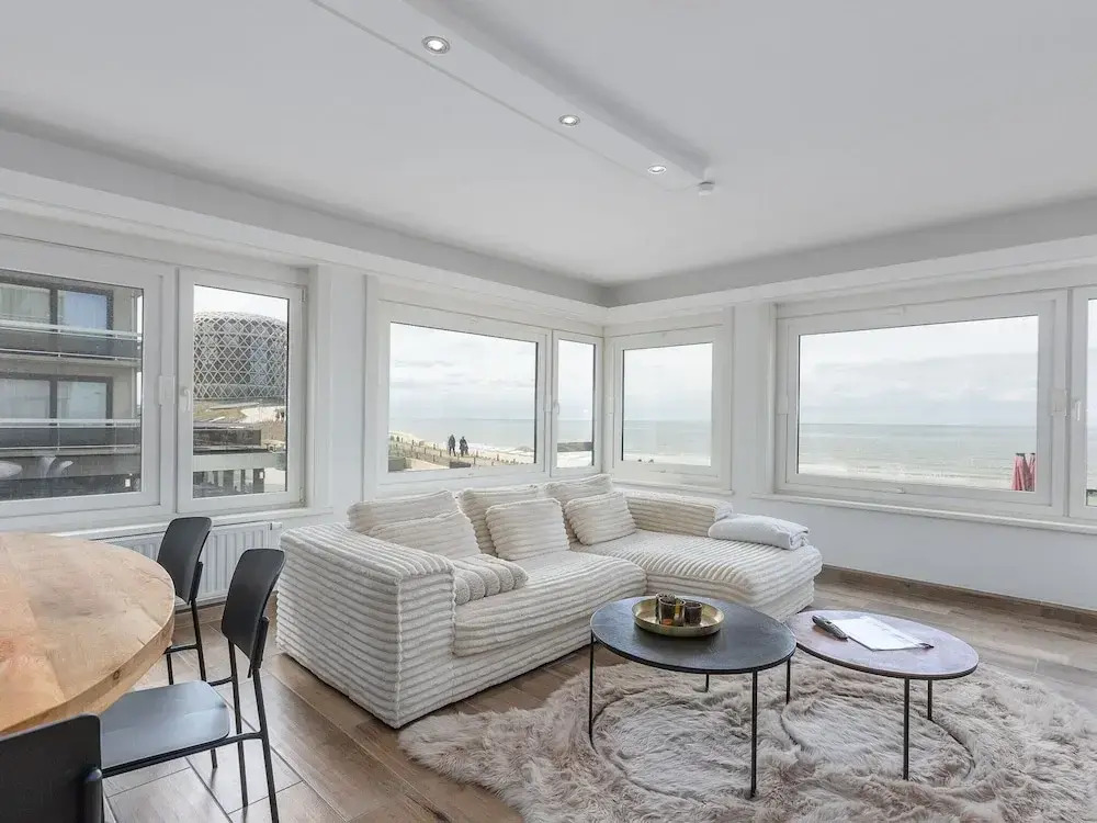 Corner Apartment With Phenomenal sea View