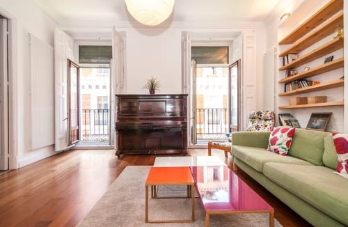 Chic Rentals Opera