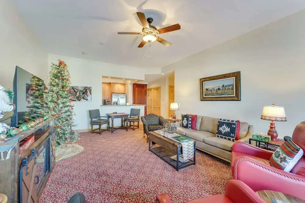 1 Mi to Skiing: Mtn-view Condo in Angel Fire!