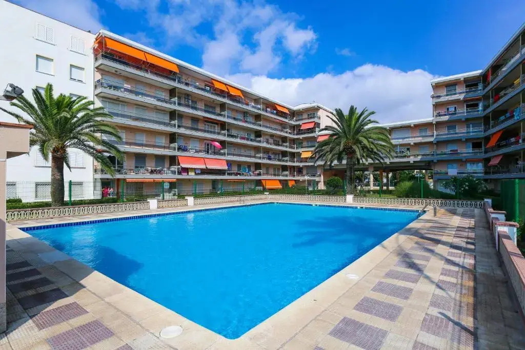 PINEDA 4 Planet Costa Dorada