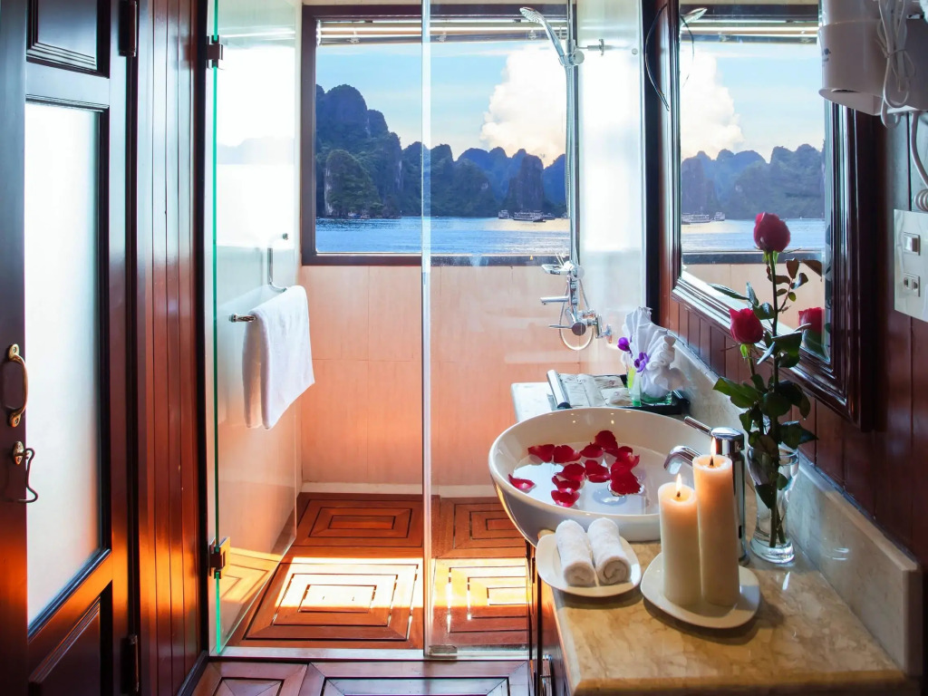 Viola Cruise Halong Bay