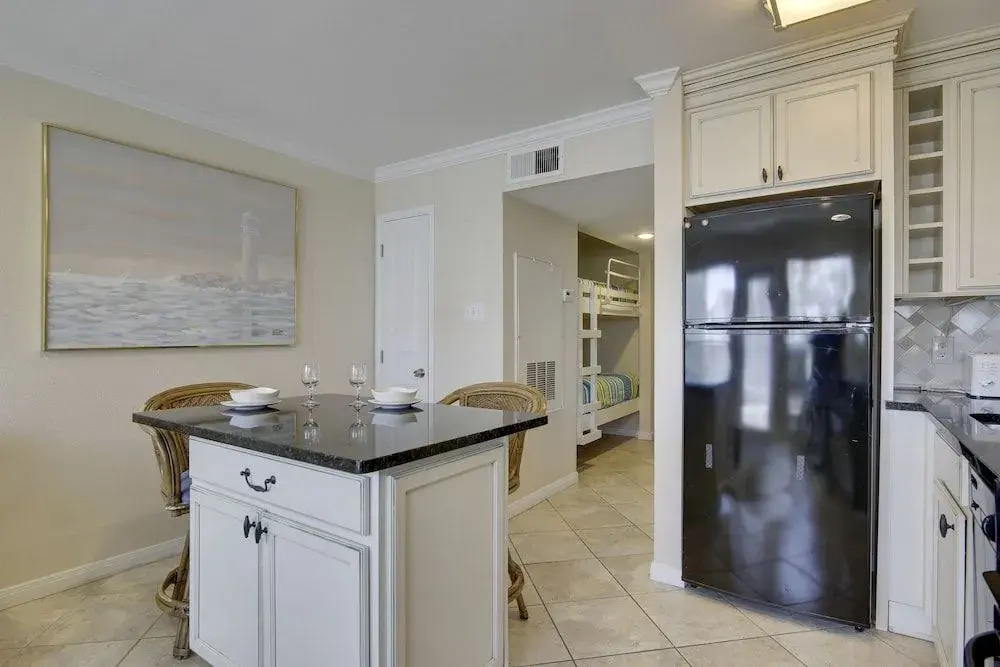 Seascape 1221 1 Bedroom Condo by RedAwning