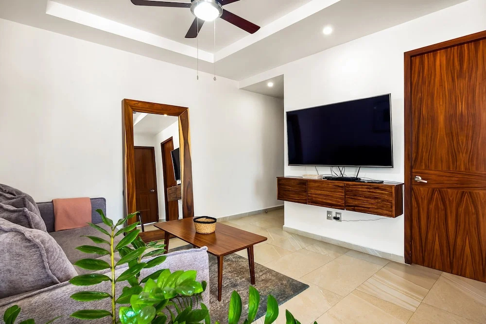 5th-floor Condo With Partial Ocean Views, Heated Pool, Sauna, Gym, Balcony, W/D