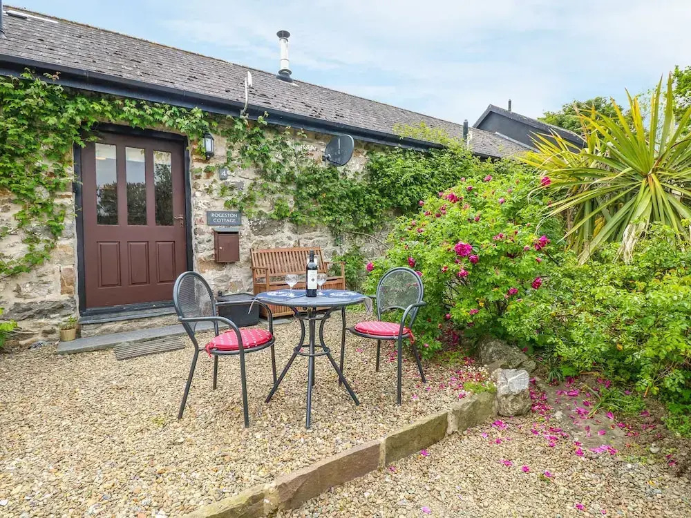 4 Rogeston Cottages