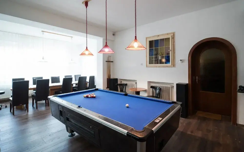 Apartmenthaus am Waldrand- Küche - Frühstück - Balkon