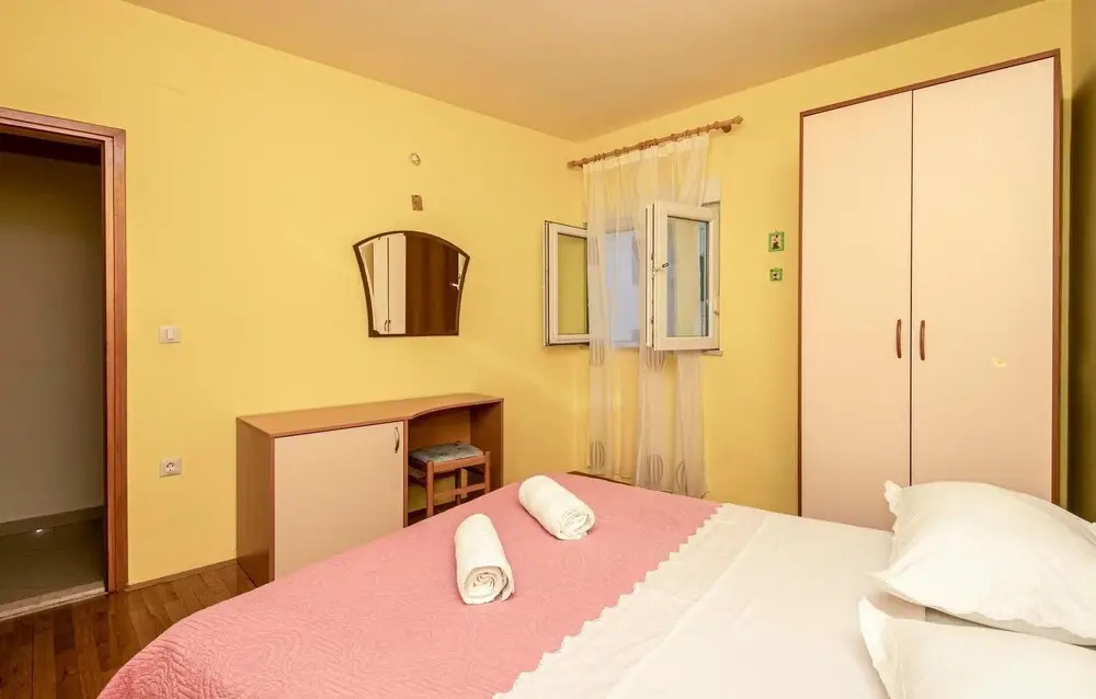 Nice Apartment in Igrane With 3 Bedrooms and Wifi