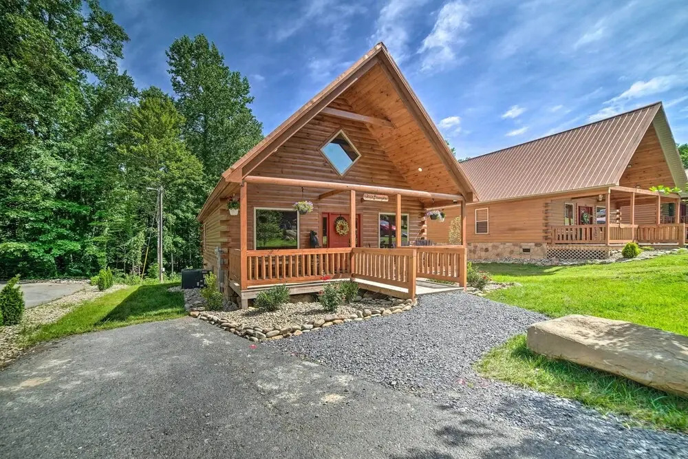 Hot Tub, Pool Access & Fire Pit: Gatlinburg Cabin