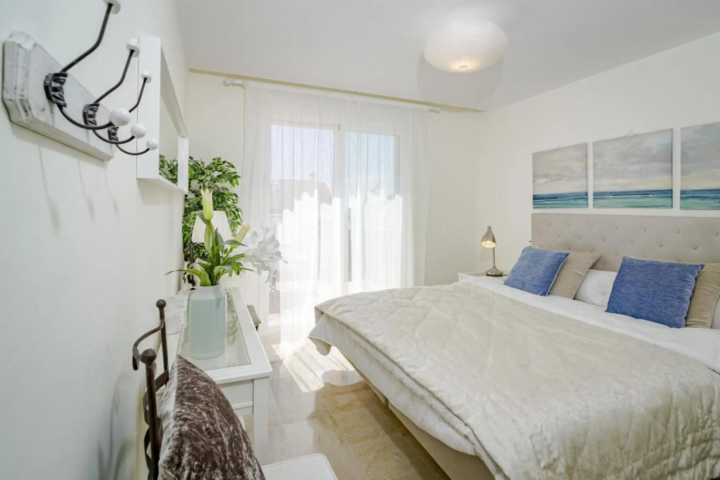 AR23- 3 bedroom apartment amazing views