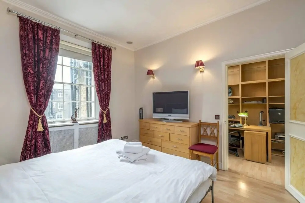 Elegant 2 BR Apartment in Paddington