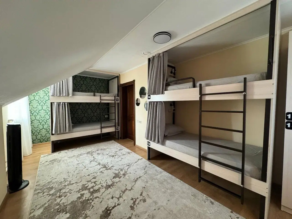 Hostel 53