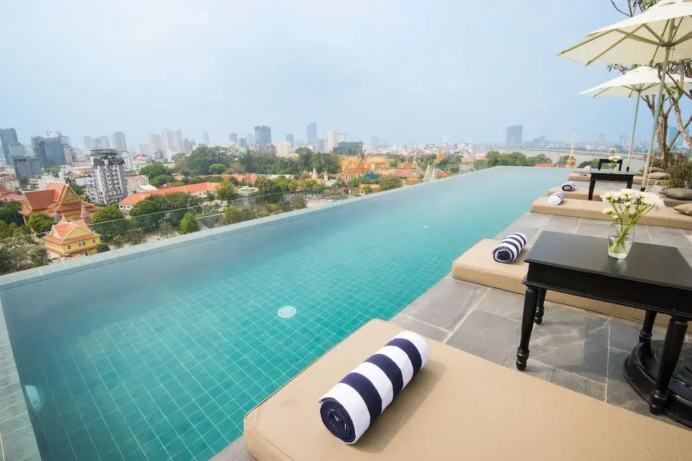 GLOW PARK HOTEL Grand Royal Palace
