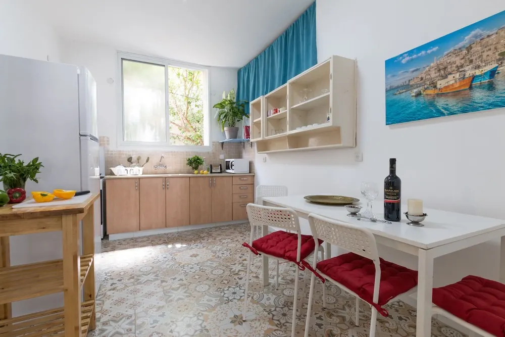 Gorgeous Apt in Neve Tzedek with Parking
