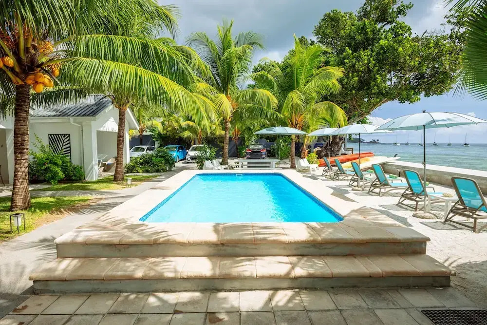 Le Nautique Beachfront Apartments
