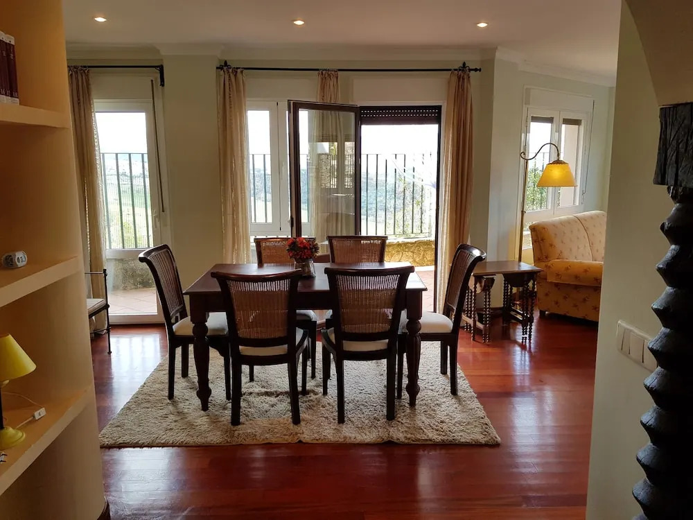 Views & luxury in Old Town