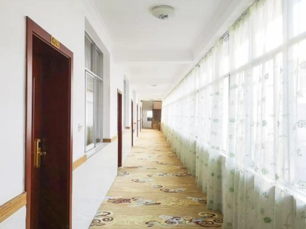 Lihai Business Hotel