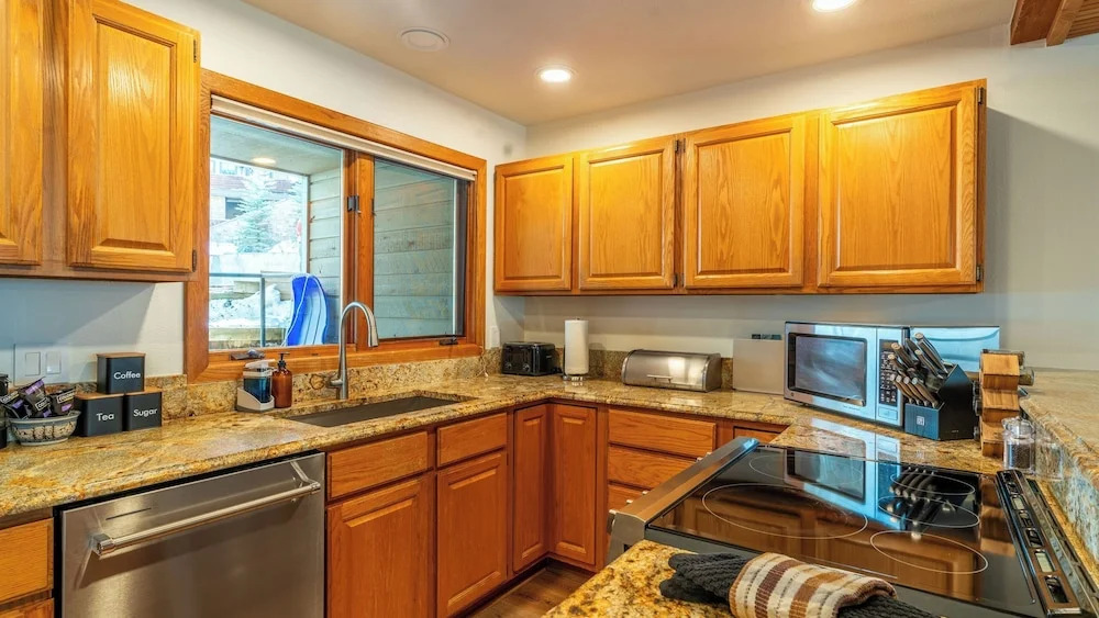 Riverside Condos B101 by AvantStay