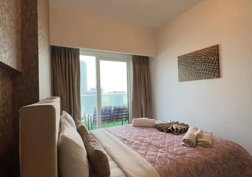 Mh- Lovely 1 Bhk Burj Khalifa View Ref- 26017