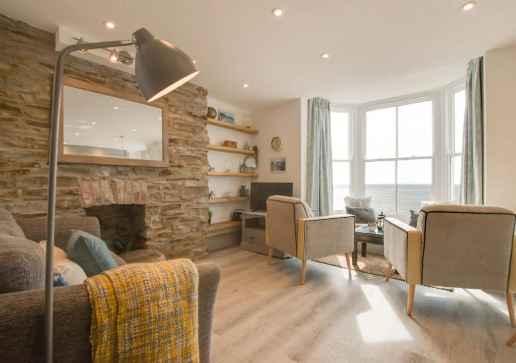 Elenydd Apartment