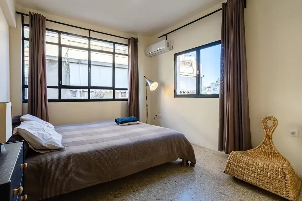 Acropolis Zen A Chic Home in the Center of It All