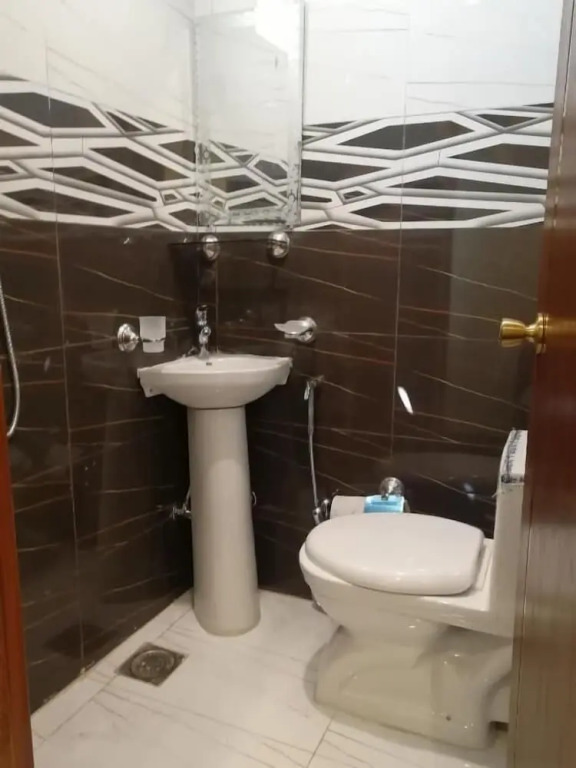 8 Rawal Inn
