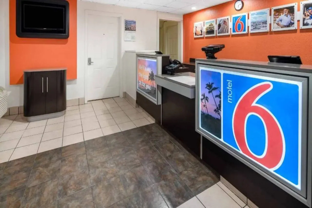 Motel 6-Ventura, CA - South