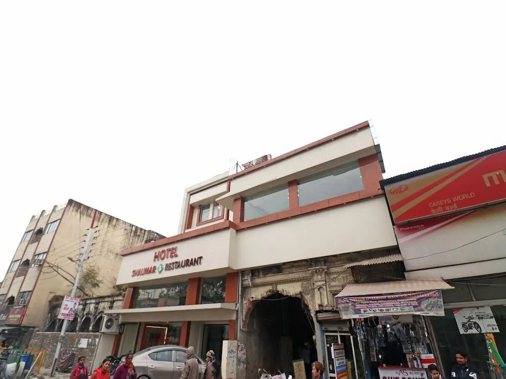 OYO 27921 Hotel Shalimar