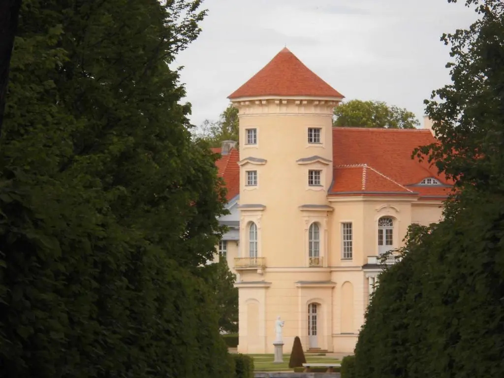 SchlossparkFerienwohnungen Rheinsberg mit Garten