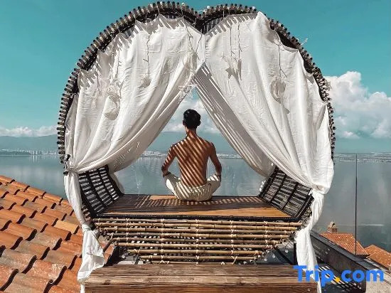 Haizhaoshan • 270-Degree Cliff Seaview Holiday Villa (Dali Haidongfang)