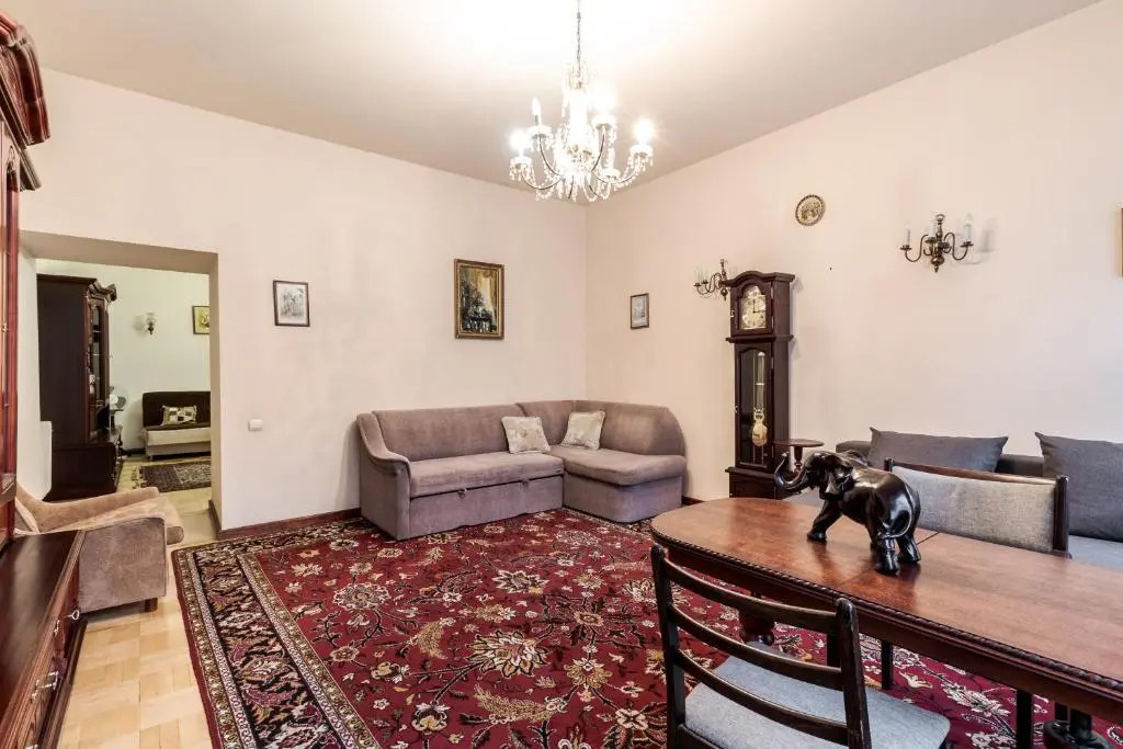 Doroshenka Antique Apartment
