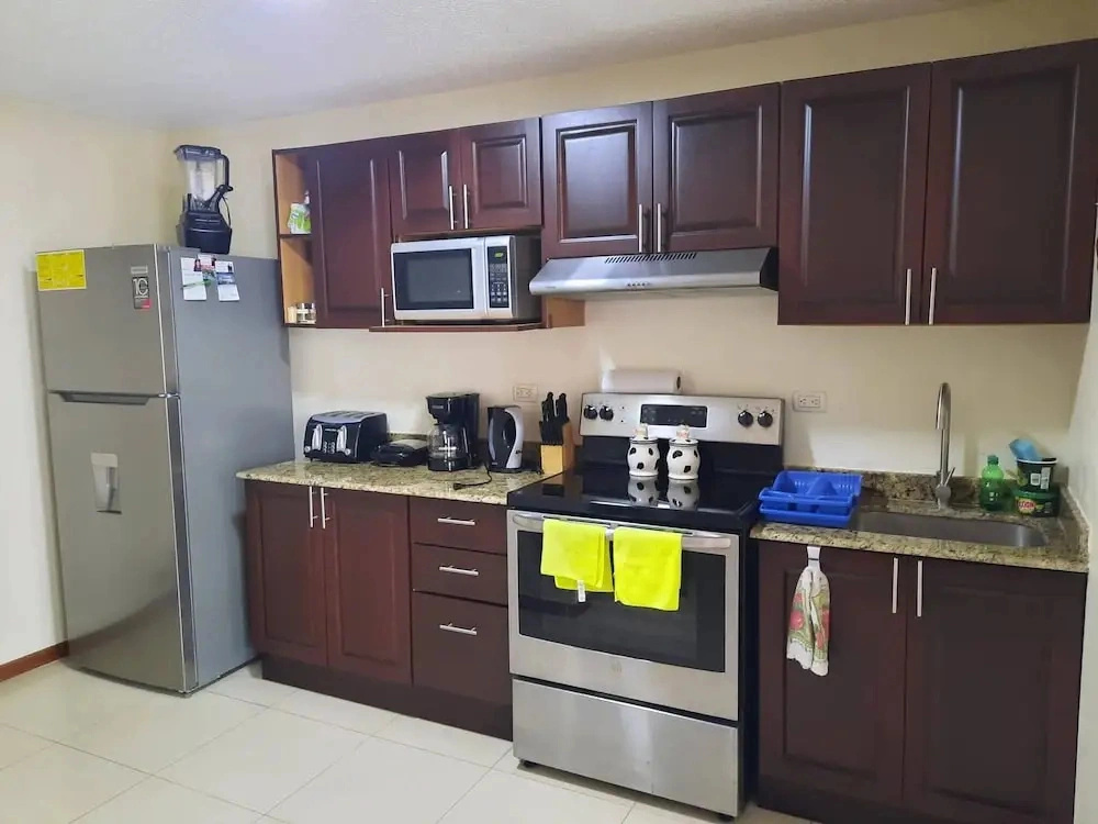 Family-friendly Condo With Pool View, Walk to Jaco Beach