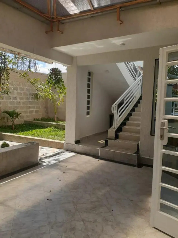Lux suites Utawala Family House