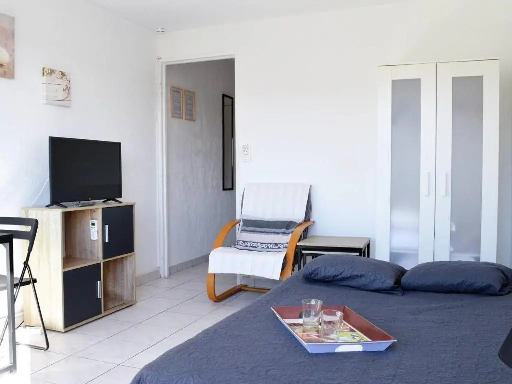 Appartement Le Lavandou, 1 pièce, 2 personnes - FR-1-251-391