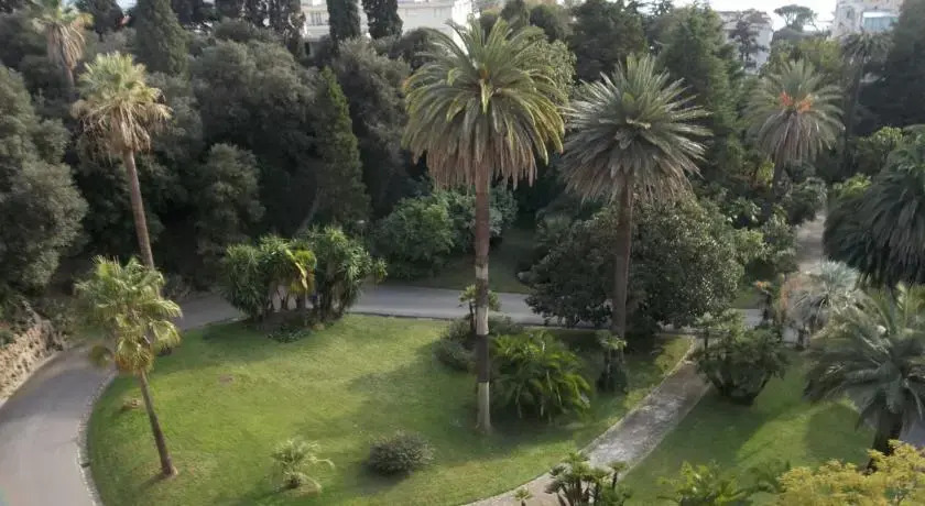 French Booking Cannes Chateau