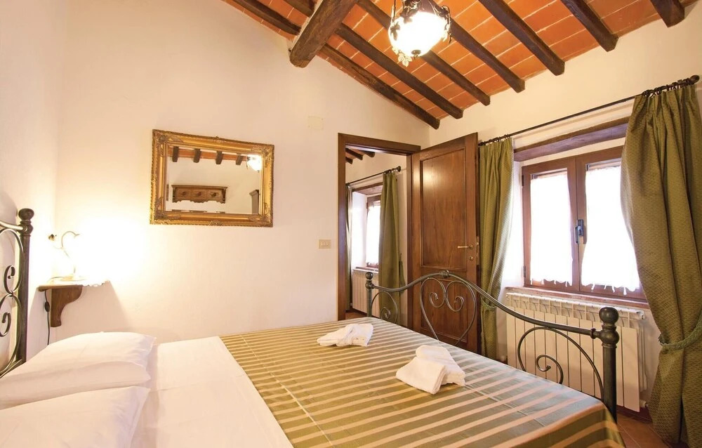 Amazing Home in Cortona AR With 4 Bedrooms, Wifi and Outdoor Swimming Pool