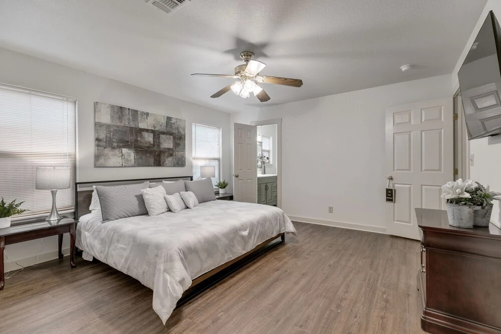 Luxury Haus Near Main St W/pool & Fire Pit