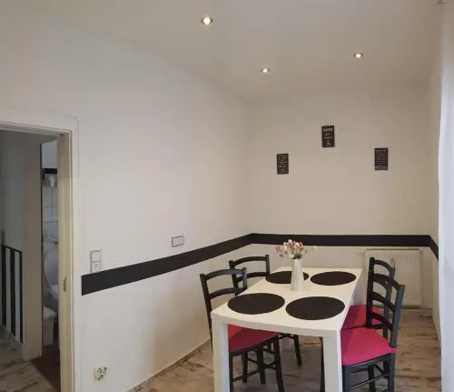 LA Boutique House
