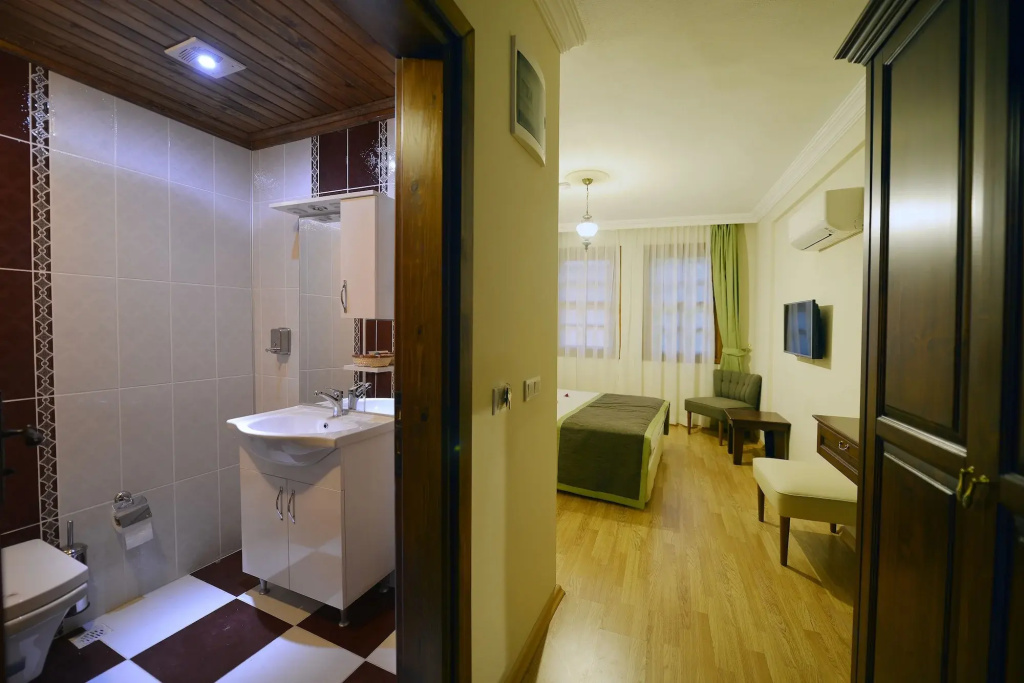 Hadrian Gate Hotel