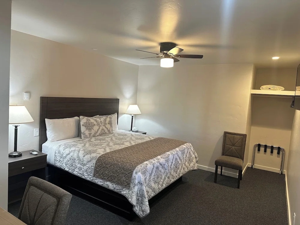 Lee Vining Motel