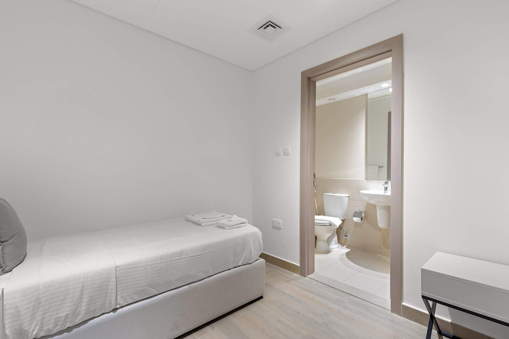 Silkhaus Lavish 3BR Maid Yas Island