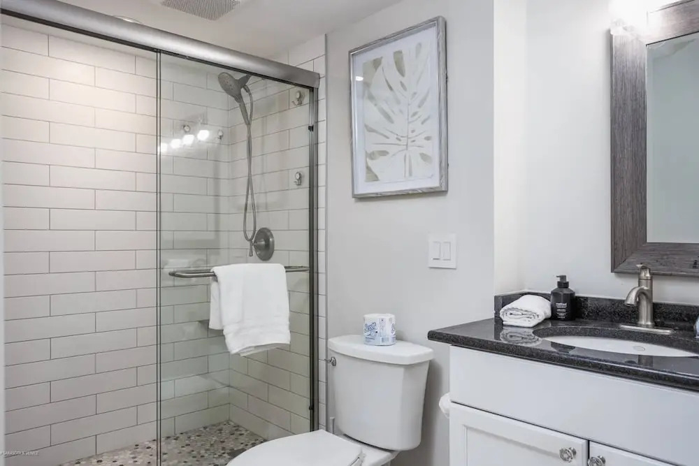 Harbor Towers 4th Fl Pool & Bay Views End Unit