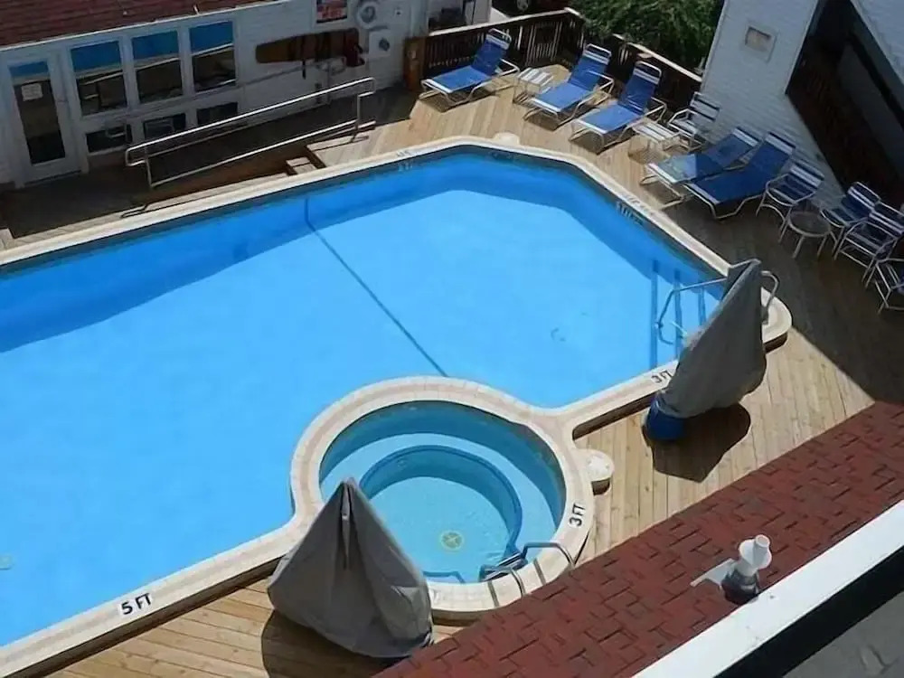 Million Dollar Bayview Beach Pool Downtown TC 1995