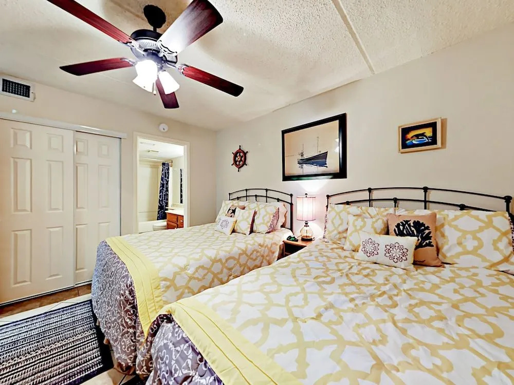 4400 Gulf Blvd Condo Unit 305 2 Bedrooms 2 Bathrooms Condo